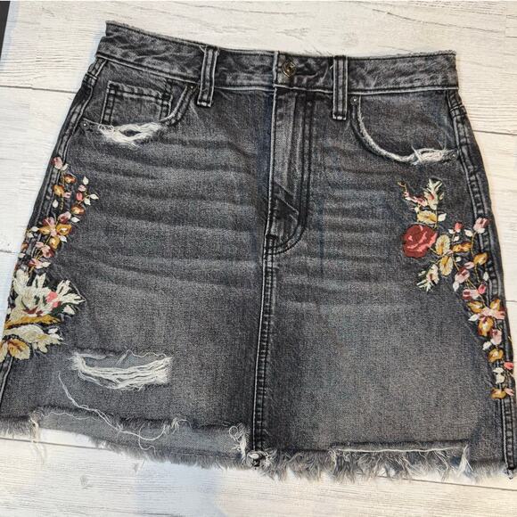 Abercrombie & Fitch Dresses & Skirts - VTG Abercrombie Fitch Y2K size 27 black denim jean embroidered mini micro skirt
